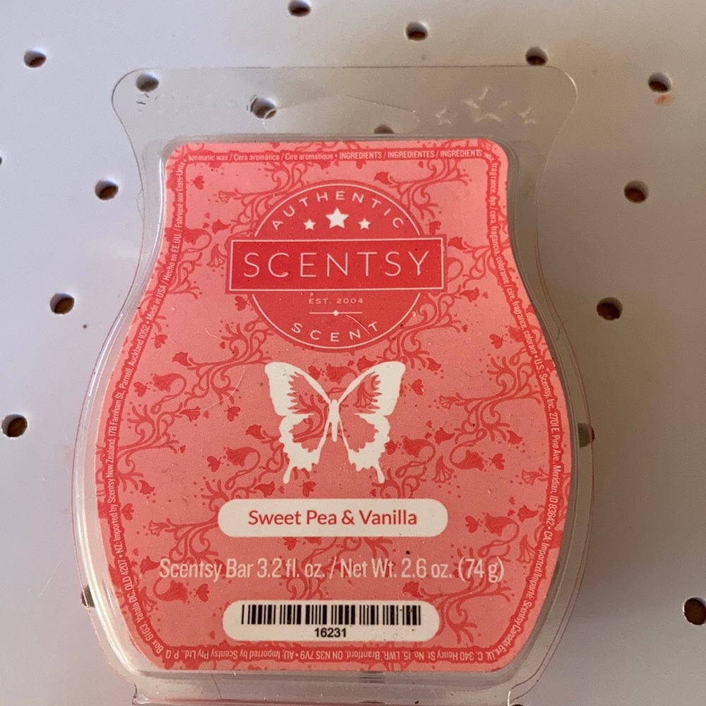 Scentsy sweet pea & vanilla